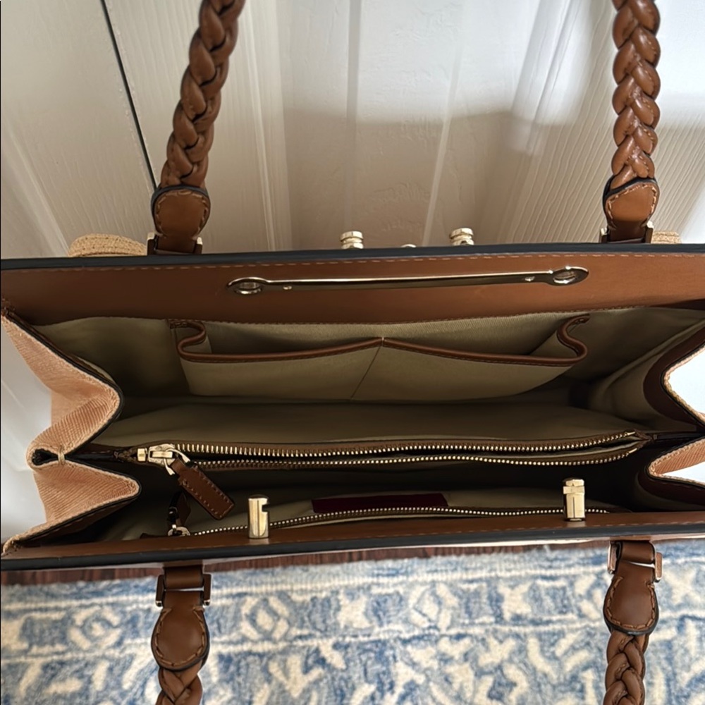 Valentino Garavani Tan and Brown Shoulder Bag with Floral Design - Picture 4 of 16